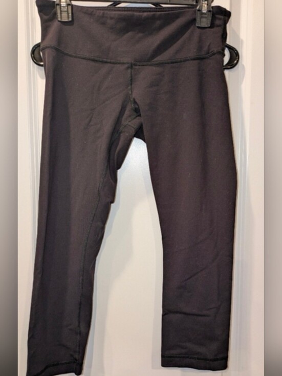 lululemon athletica Pants - Lululemon Black Crop Capri Leggings Womens 8 High Rise Yoga Workout Running
